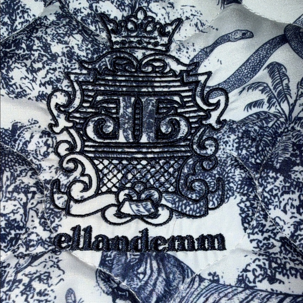 Elle and Emm Toile Reversible Beach Quilted Tote Blue And White - Picture 2 of 9